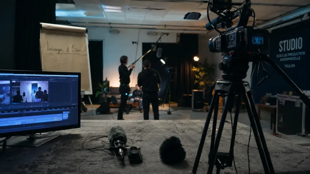 Alternance, stage, équipements : quelle formation audiovisuel à Toulon choisir ?